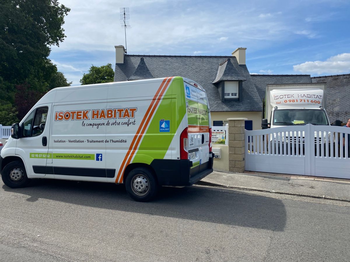 Camion Isotek Habitat en intervention dans le Finistère
